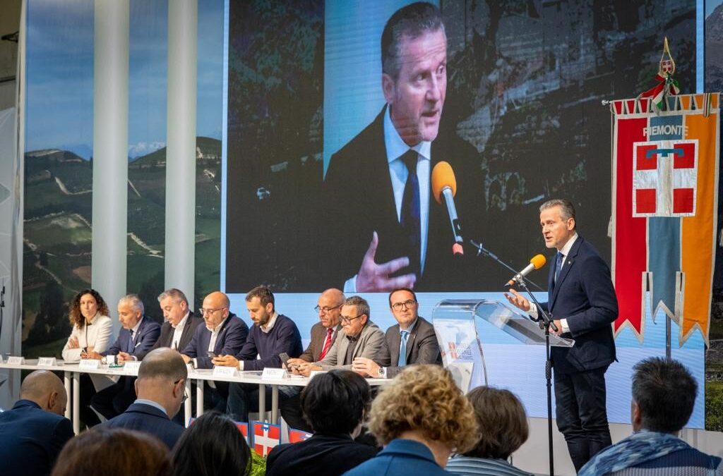 Presidente Ciambetti al Salone del Libro di Torino: “Le violenze sulle donne in Iran e Afghanistan sono fortemente imparentate con quella subcultura che nel nostro Paese alimenta femminicidi e soprusi di ogni genere”