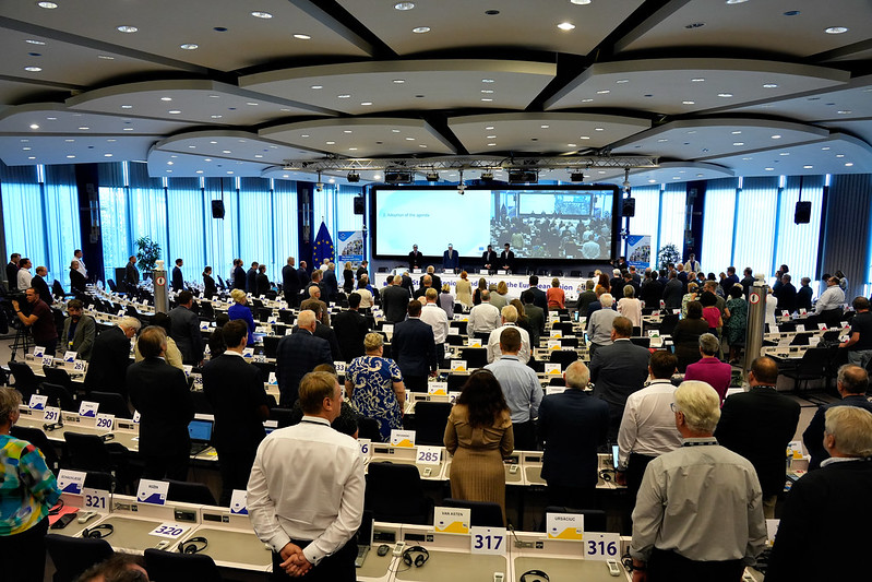 Assemblea plenaria del CdR nella Giornata europea della salute mentale: Presidenti Mazzeo e Capone: “Garantire il diritto alla salute a tutti i cittadini europei, investendo nella prevenzione, nella diagnosi e nella cura”